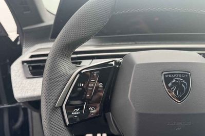 Peugeot 5008 GT 1.2 mHEV e-DCS6