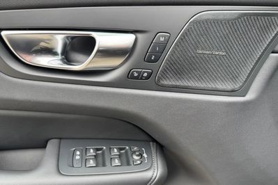 Volvo XC60 B5 B AWD Plus Dark