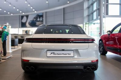 Porsche Panamera 4
