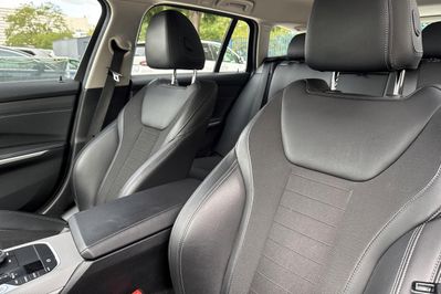 BMW Seria 3 318i
