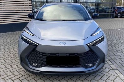 Toyota C-HR Style 2.0 Hybrid Dynamic Force Plug-in