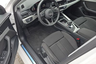 Audi A4 35 TFSI Advanced