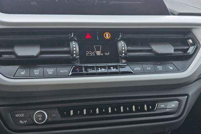 BMW Seria 1 118i Advantage