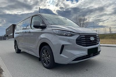 Ford Transit Custom 320 L2H1 Limited A8