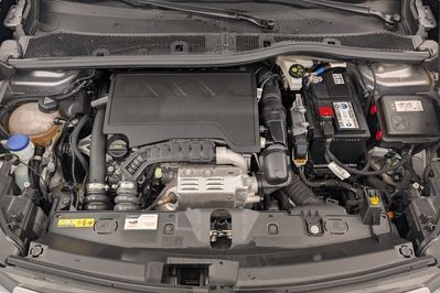 Peugeot 2008 ALLURE 1.2 PureTech