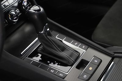 Skoda Superb 2.0 Tdi Scr Sportline Dsg