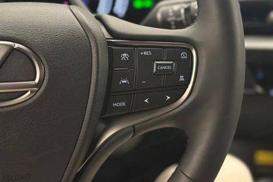 Lexus UX 300h F Sport Design Hybrid Dynamic Force