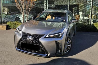 Lexus UX 300h F Sport Design 2.0 Hybrid Dynamic Force