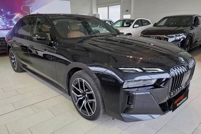 BMW Seria 7 740d xDrive M Sport sport-aut