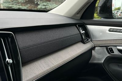 Volvo XC90 T8 AWD Plug-In Hybrid Plus Dark 7os