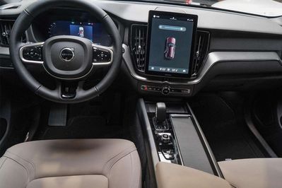 Volvo XC60 B5 AWD Core