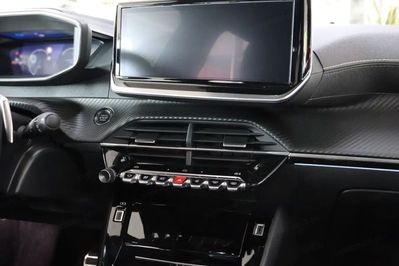 Peugeot 2008 GT e-DCS 1.2 mHEV