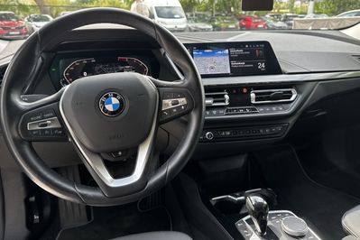 BMW Seria 2 218i Sport Line
