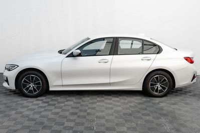 BMW Seria 3 318i Advantage aut