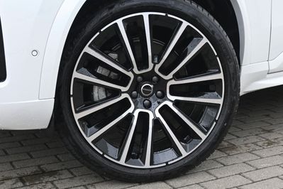 Volvo XC90 T8 AWD Plug-In Hybrid Ultra Dark 7os