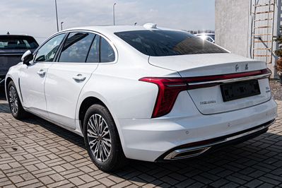 Hongqi H5 Deluxe 2.0T DSG