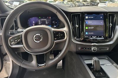 Volvo XC60 B4 B R-Design