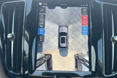 Volvo XC60 T6 Plug-In Hybrid AWD Plus Dark aut