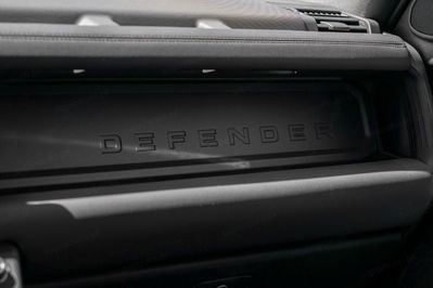 Land Rover Defender 110 D350 X-Dynamic SE