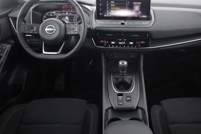 Nissan Qashqai Acenta 1.3 DIG-T mHEV MT 2WD
