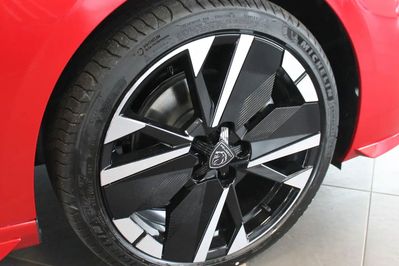Peugeot 308 GT Exclusive S&S e-DCS6 1.2 mHEV
