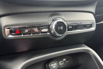 Volvo XC40 B3 Plus Dark