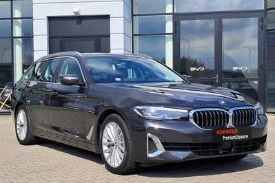 BMW Seria 5 530e xDrive Luxury Line aut