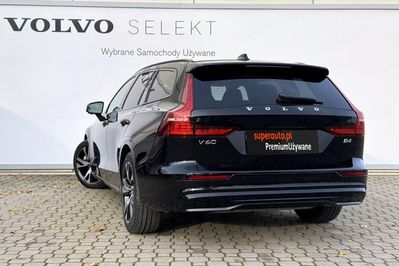 Volvo V60 B4 B Plus Dark