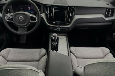 Volvo XC60 T8 Plug-In Hybrid AWD Ultra Dark aut