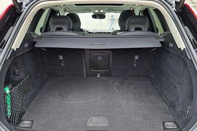 Volvo XC60 T6 Plug-In Hybrid AWD Plus Dark