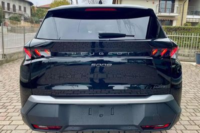 Peugeot 5008 GT 1.2 mHEV e-DCS6