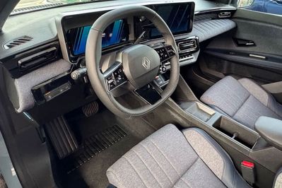 Renault R4 Techno 52kWh Comfort Range