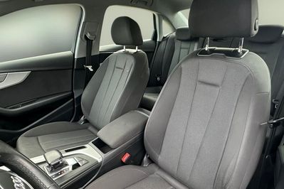 Audi A4 30 TDI mHEV S tronic