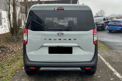 Ford Tourneo Courier Active A7