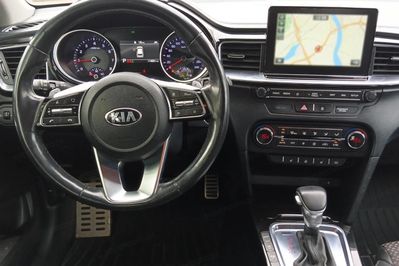 Kia Ceed 1.4 T-GDI L Business Line