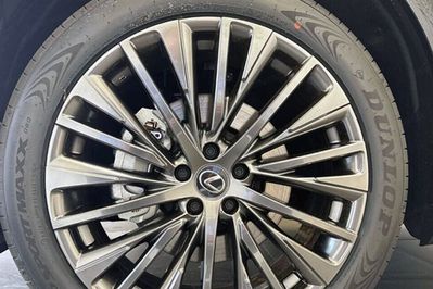 Lexus RX 450h+ Omotenashi 2.5 Hybrid Plug-in