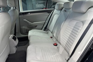 Volkswagen Passat 2.0 TSI Elegance DSG