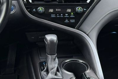 Toyota Camry 2.5 Hybrid Prestige