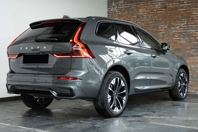 Volvo XC60 B5 AWD Ultra Dark