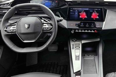 Peugeot 308 Allure S&S e-DCS6 1.2 mHEV