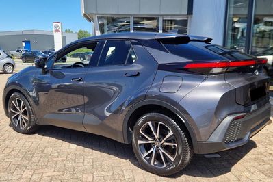 Toyota C-HR Style 2.0 Hybrid Dynamic Force Plug-in