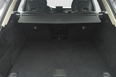 Volvo XC60 B5 B AWD Plus Dark aut