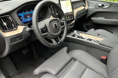 Volvo XC60 B5 B AWD Plus Dark