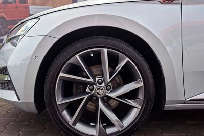 Skoda Superb 2.0 TDI SCR Sportline DSG