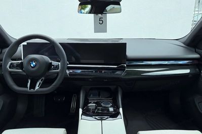 BMW Seria 5 Touring 520d xDrive M Sport