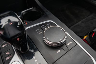 BMW Seria 1 118i Advantage aut