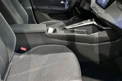 Peugeot 308 Business EAT8 1.5 BlueHDi