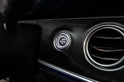 Mercedes Klasa E E 220 d 4-Matic AMG