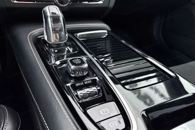 Volvo S90 T8 AWD Plug-In Hybrid R-Design aut