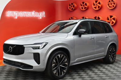 Volvo XC90 B5 AWD Ultra Dark